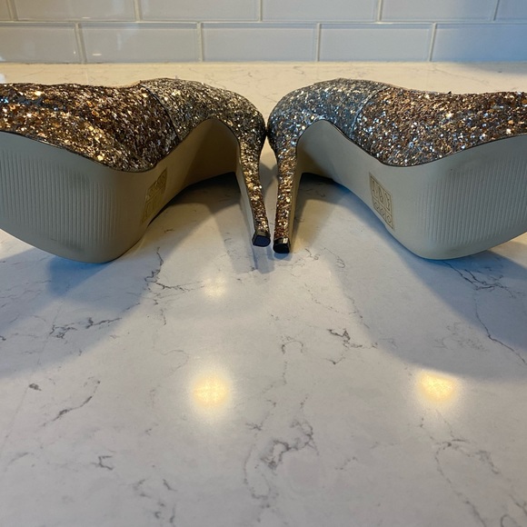 Spring high heels gold/silver ombre very subtle size 7.5 - Picture 3 of 5